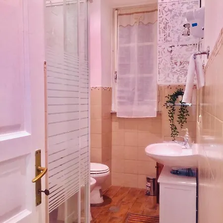 Elena' S House *